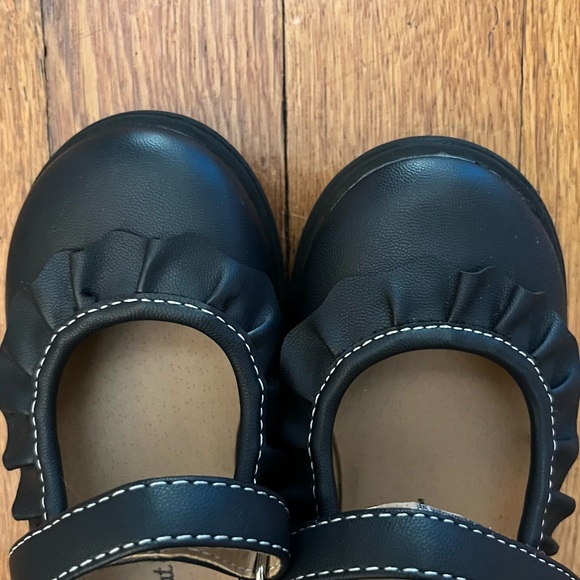 Cat&Jack toddler girl Mary Jane shoes - size 5 - Picture 3 of 4